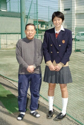 狩野舞子　制服姿